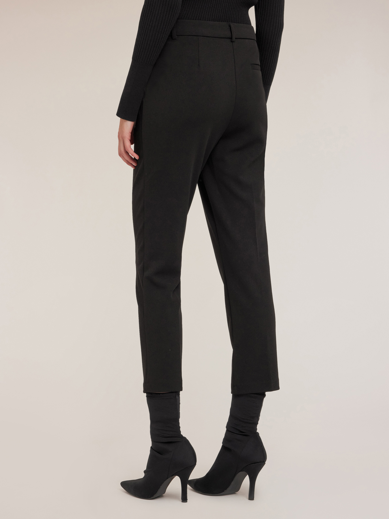 Regular fit trousers in crepe fabric image number 2