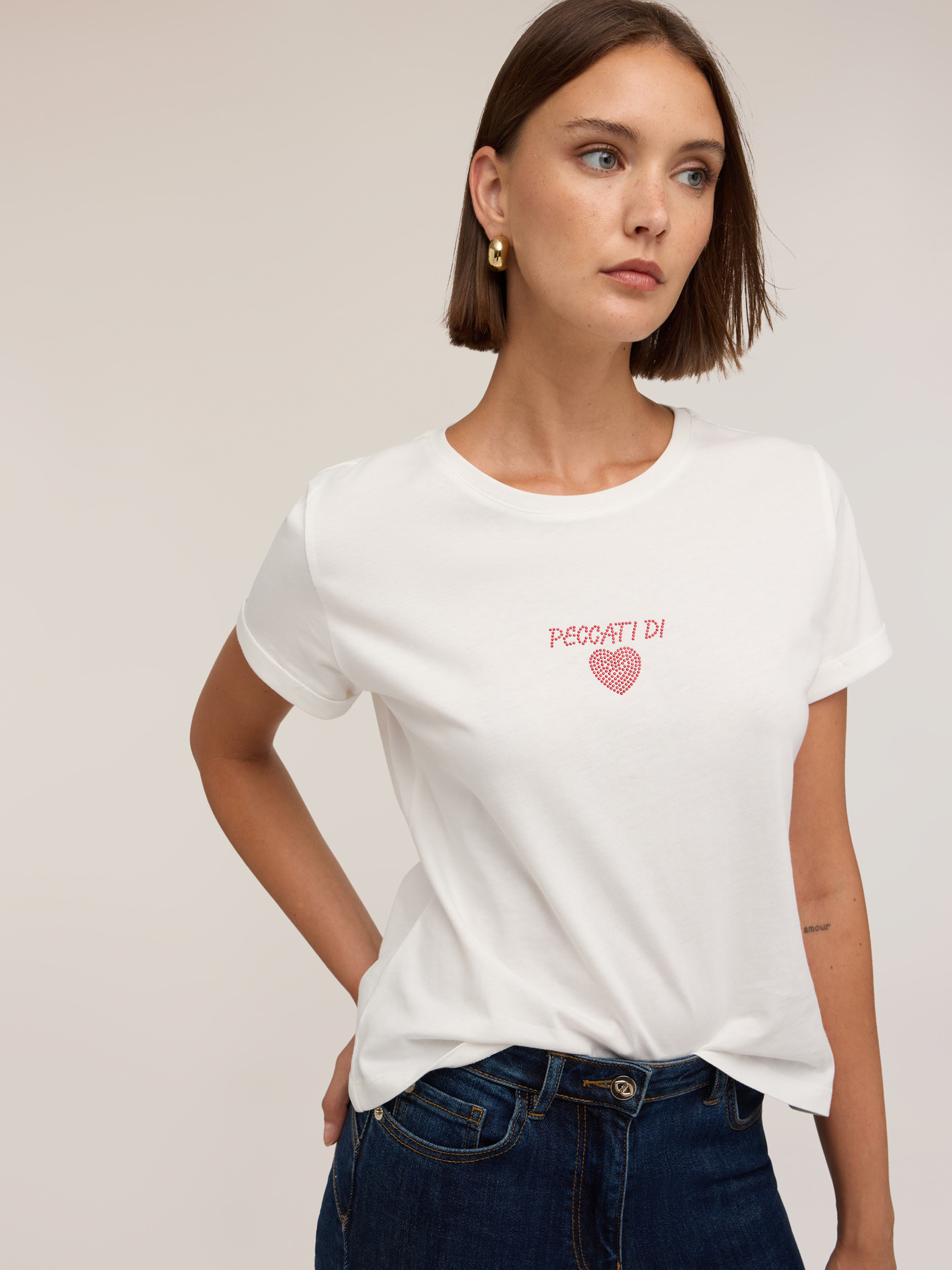 T-shirt con scritta e cuore in strass image number 3