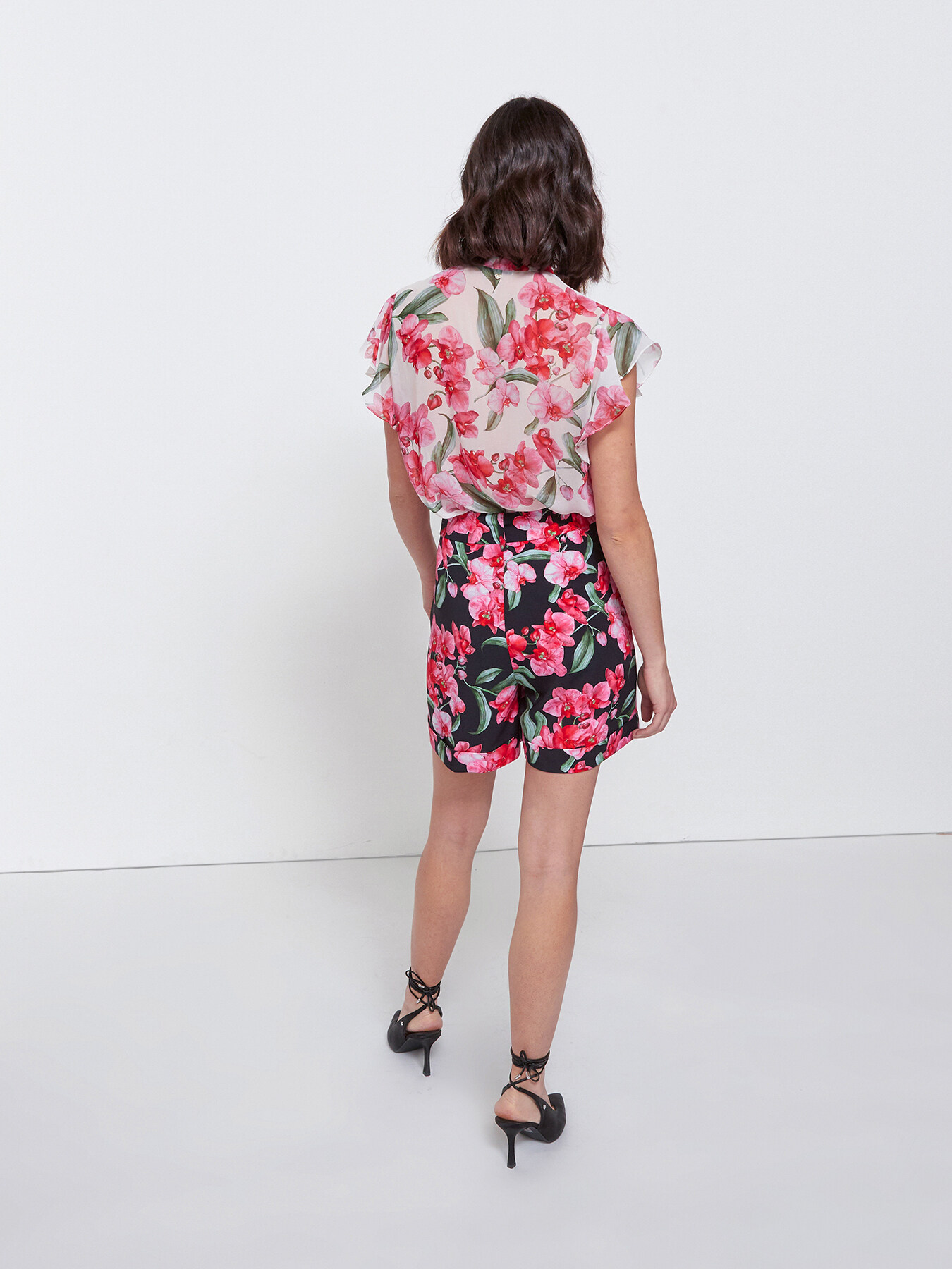 Floral pattern shorts image number 1