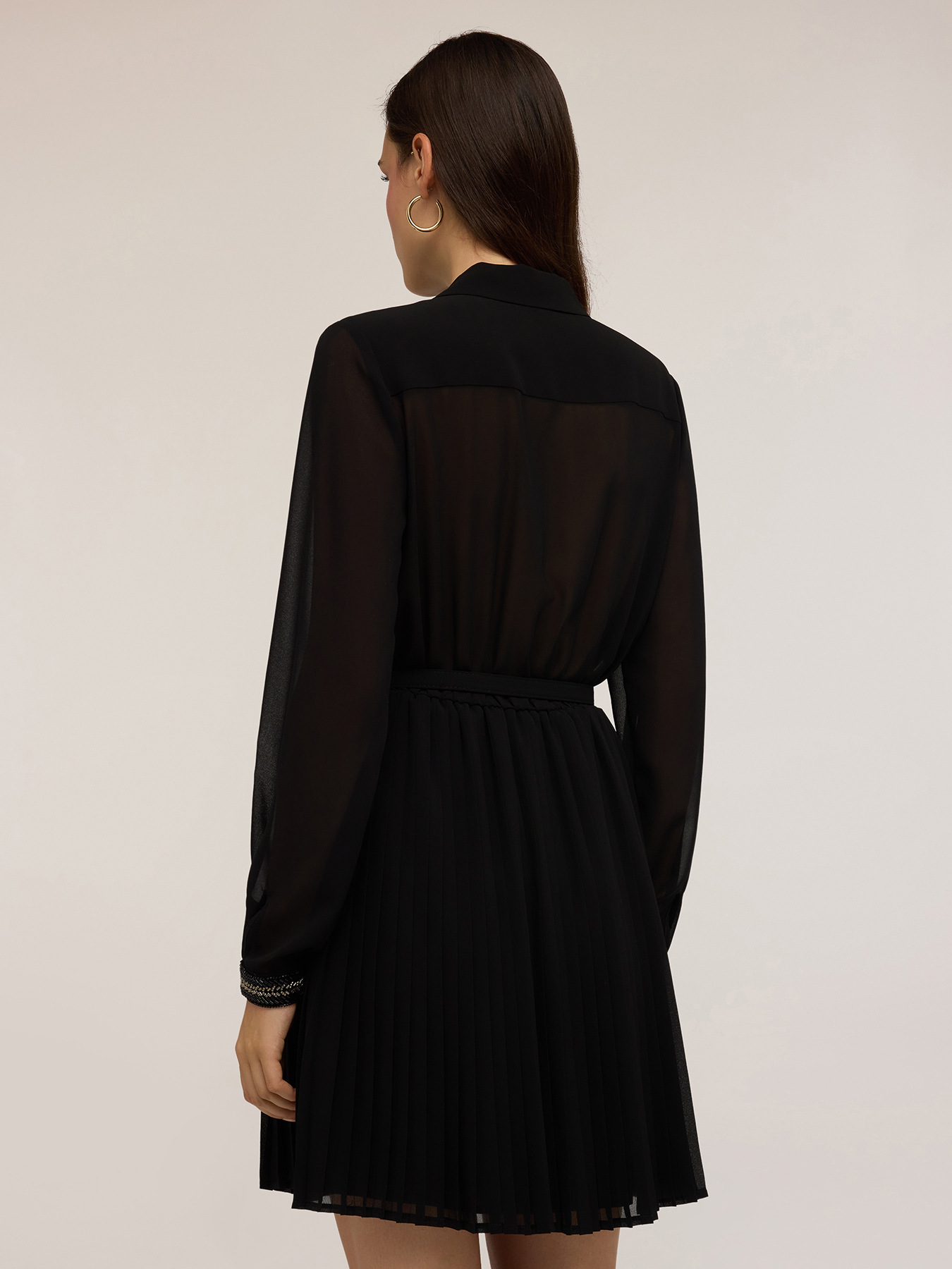 Rochie scurtă brodată cu fustă plisată image number 1
