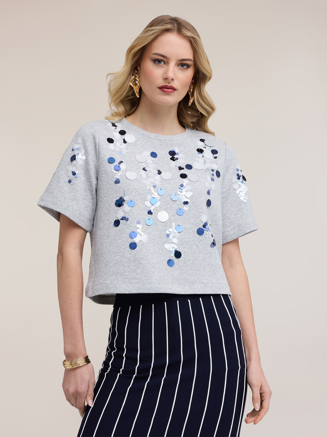 Felpa corta in jersey con maxi paillettes image number 1
