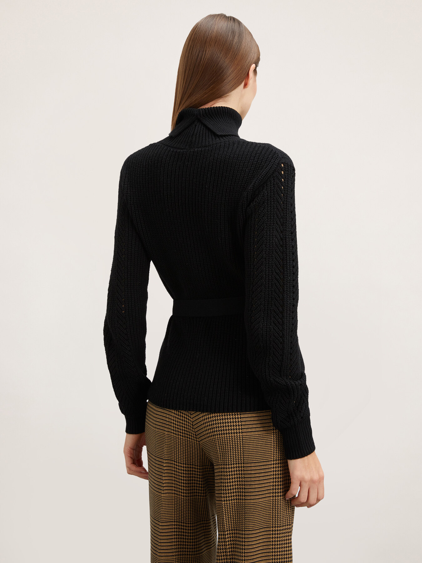 Rollkragenpullover mit G&uuml;rtel in der Taille image number 1