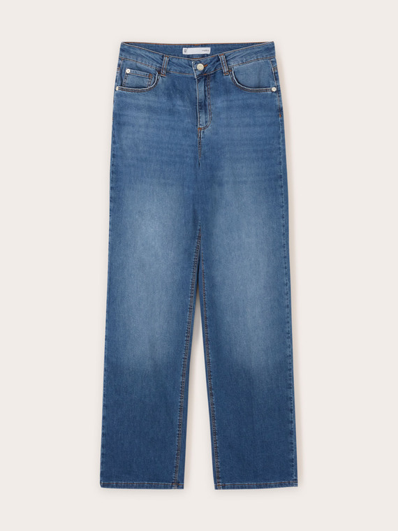 Wide fit jeans with ironed crease