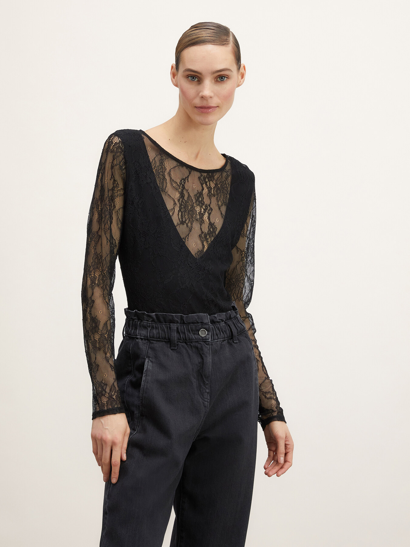 Body with long lace sleeves image number 0