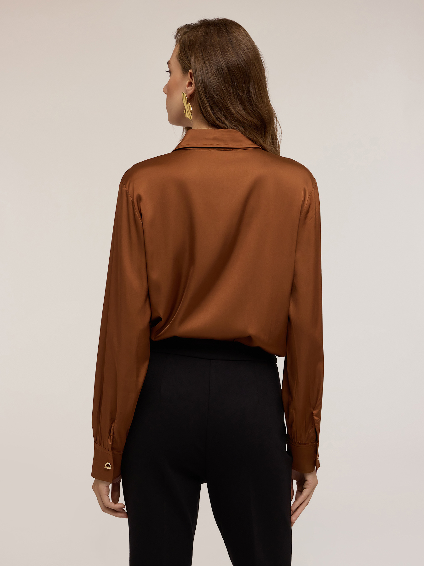 Satinbluse mit Ösen image number 1