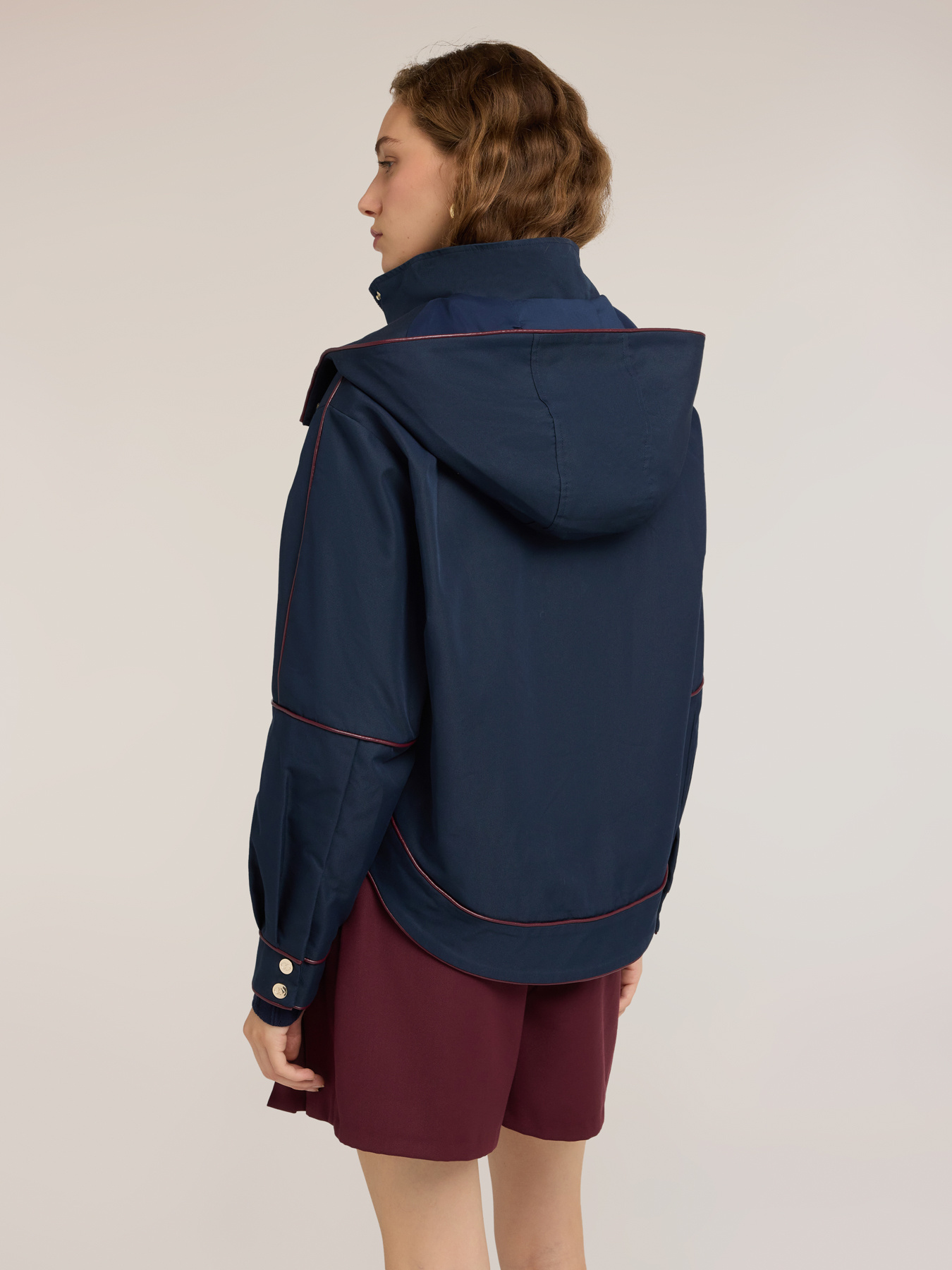Kurzer Parka aus technischer Baumwolle image number 1