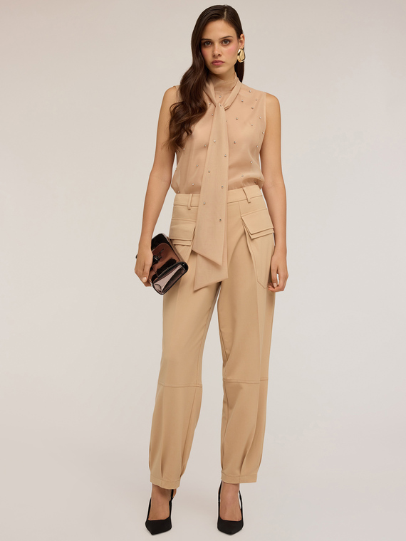 Pantaloni cargo din material fluid