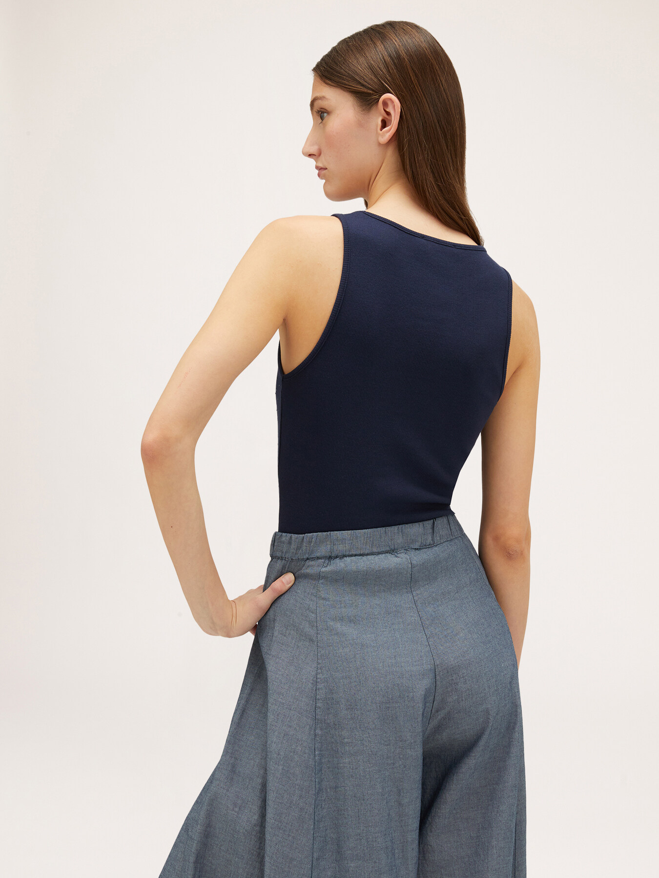 Geripptes Strickoberteil mit Strasssteinen image number 1