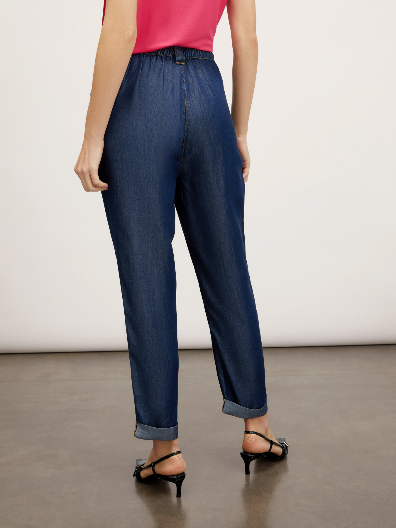 Pantalones modelo carrot de TENCEL&trade; image number 1