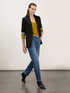 Pull avec bouton bijou sur les poignets image number 3