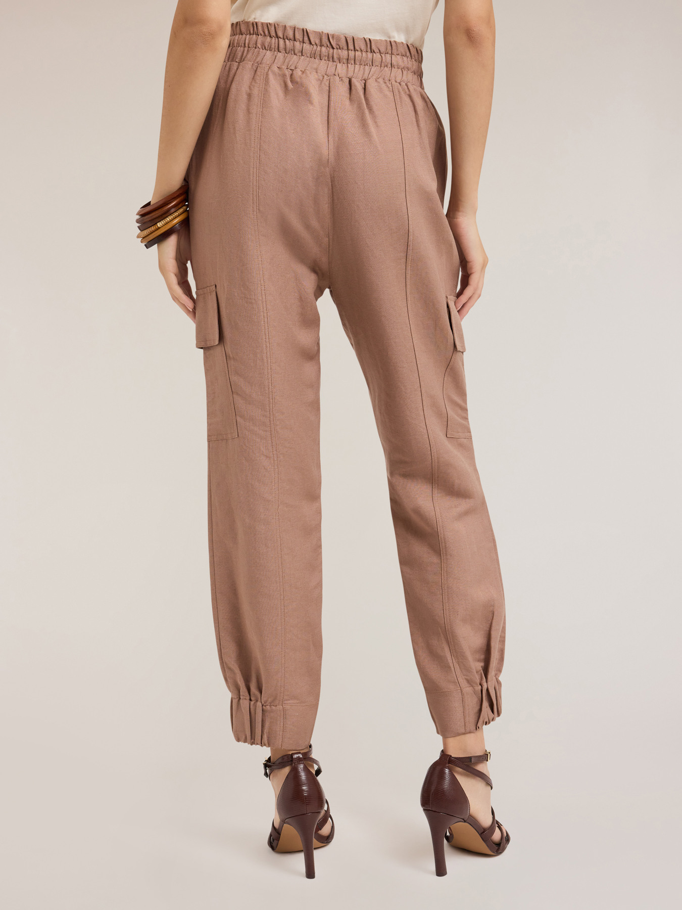 Pantalon jogger cargo en lin m&eacute;lang&eacute; image number 1