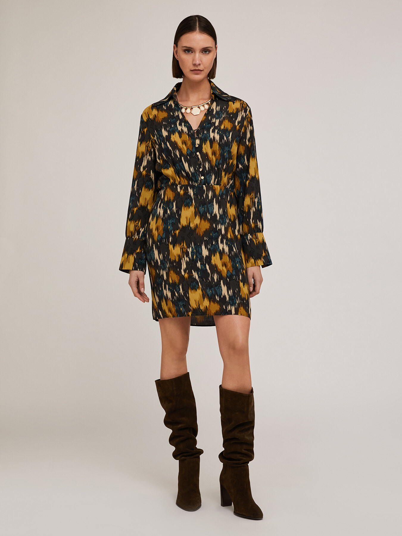 Vestido camisero estampado de crep&eacute; image number 2