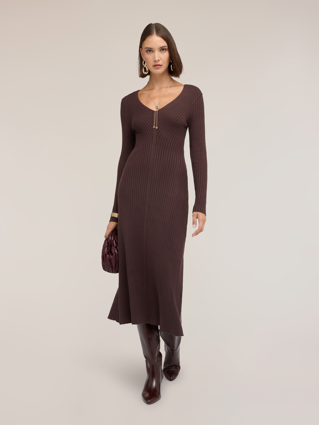 Ausgestelltes Kleid aus Rippenstrick image number 0