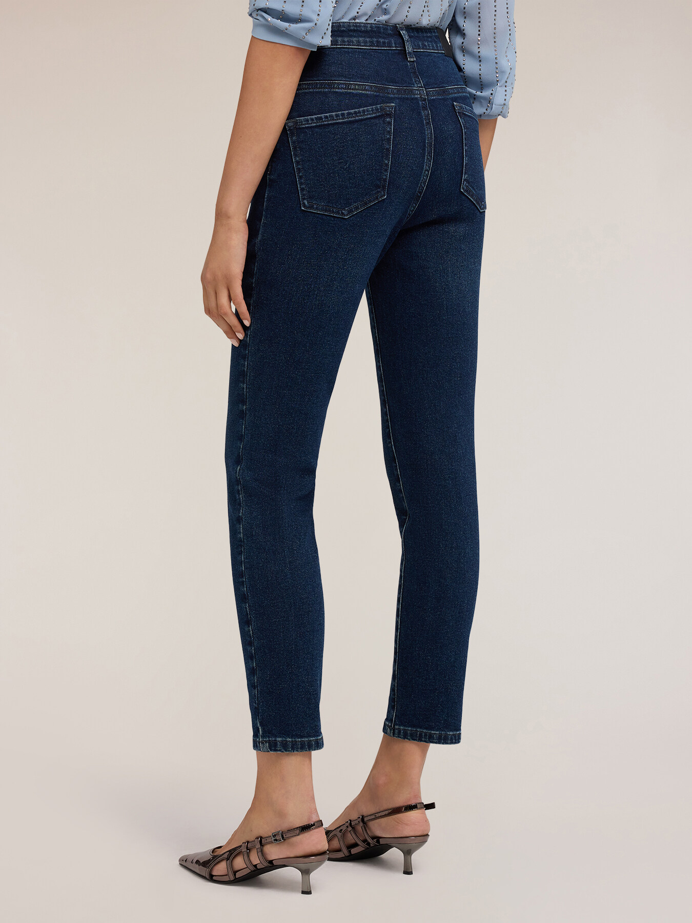 Skinny Jeans mit bestickten Taschen image number 1