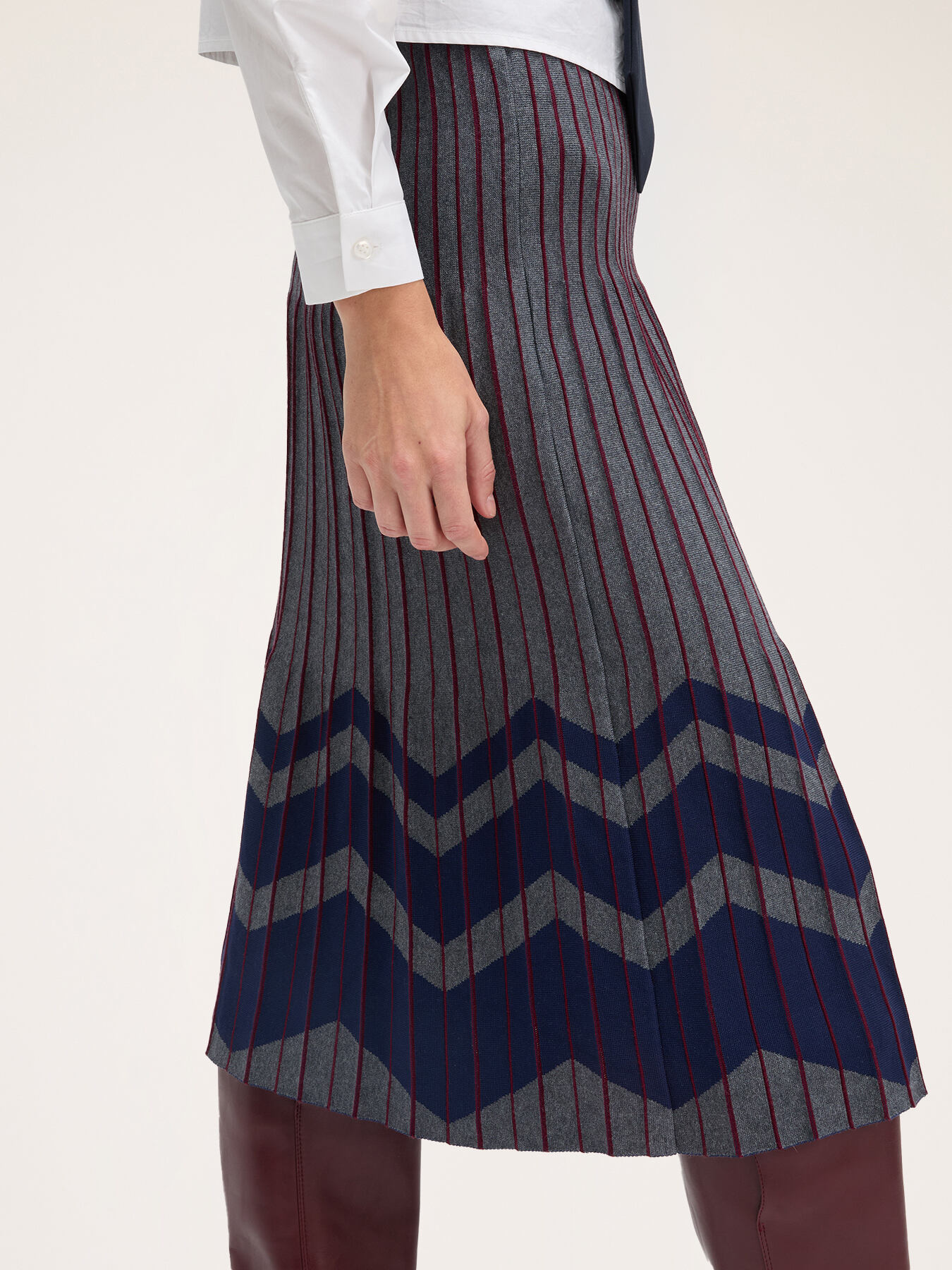 Gonna in maglia pliss&eacute; fantasia chevron image number 2