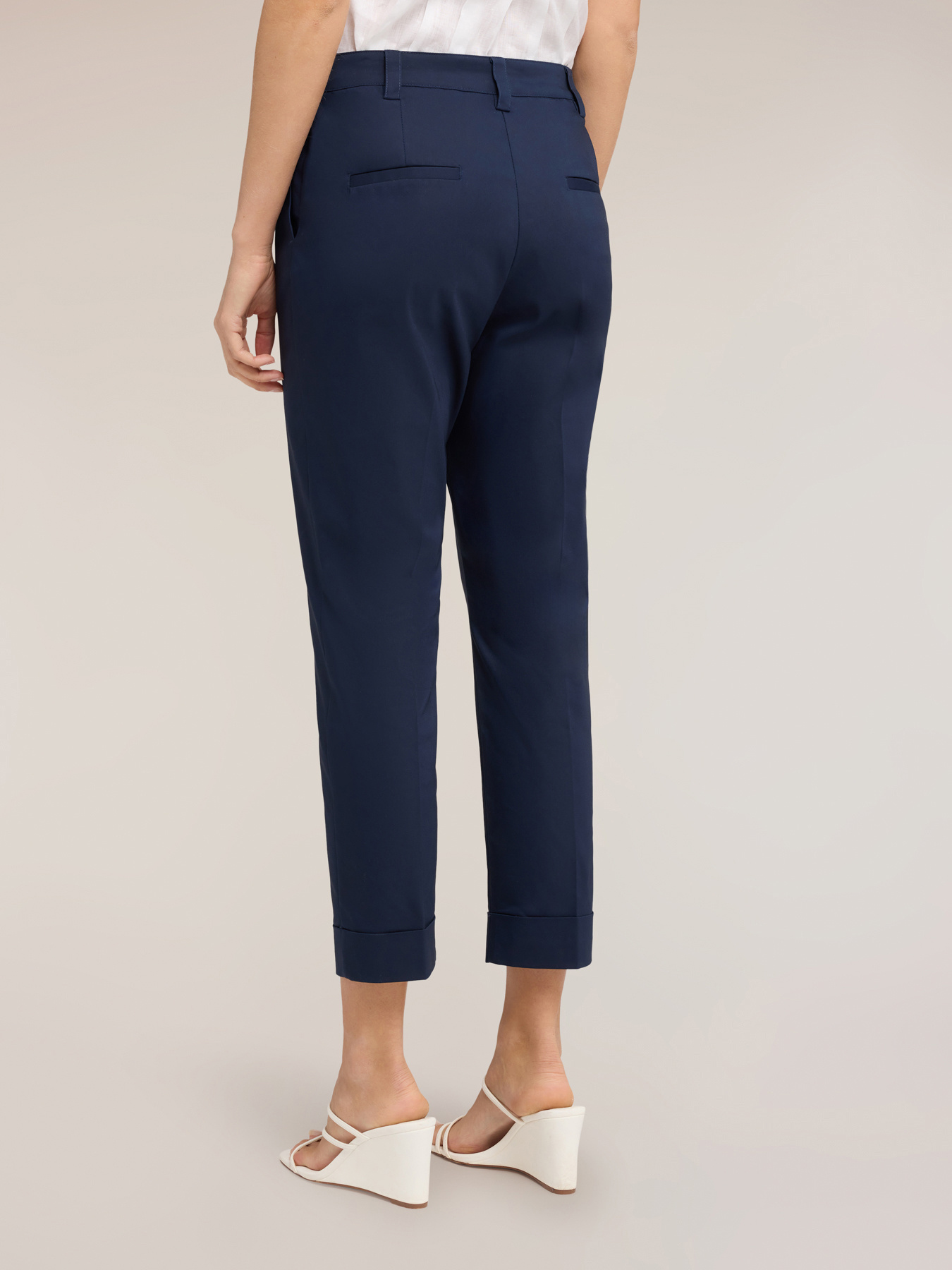 Pantalon court en m&eacute;lange de coton image number 1