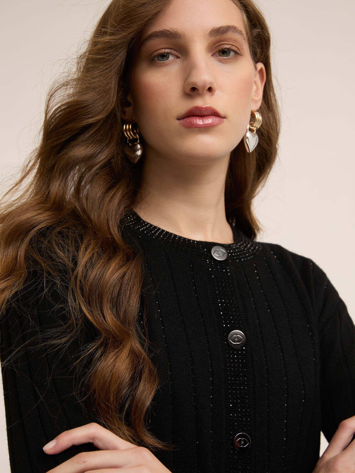 Cardigan court en maille avec strass image number 3