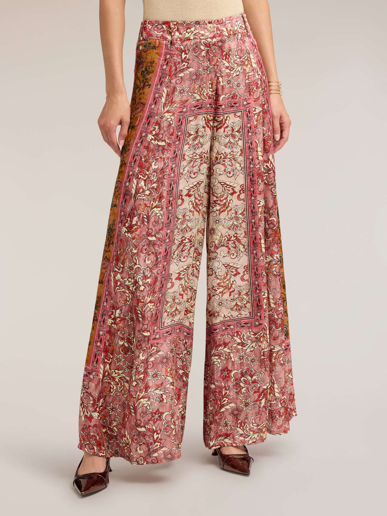 Palazzo pants in printed satin image number 2