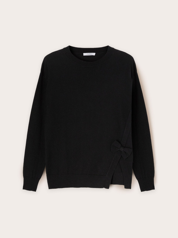 Oversized sweater with bow motif