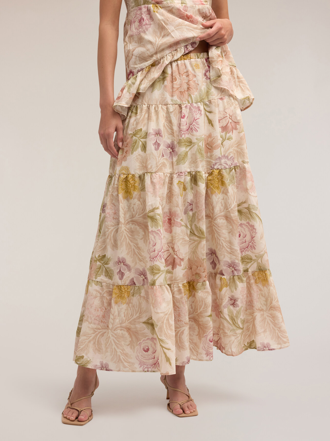 Falda larga con volantes y estampado de flores image number 3