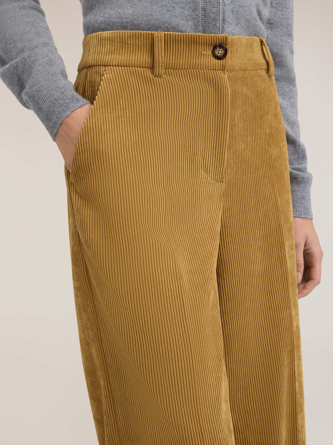 Pantalon palazzo en velours c&ocirc;tel&eacute; image number 3