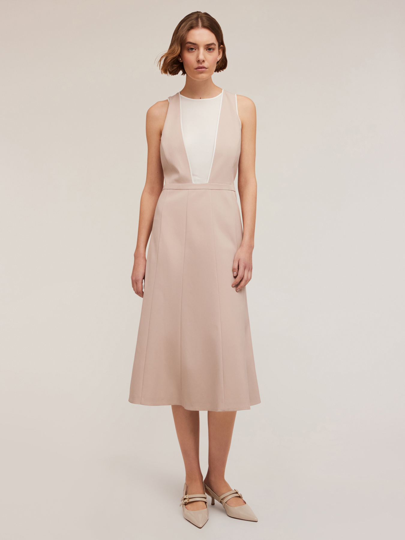 Rochie evazată cu inserție image number 1