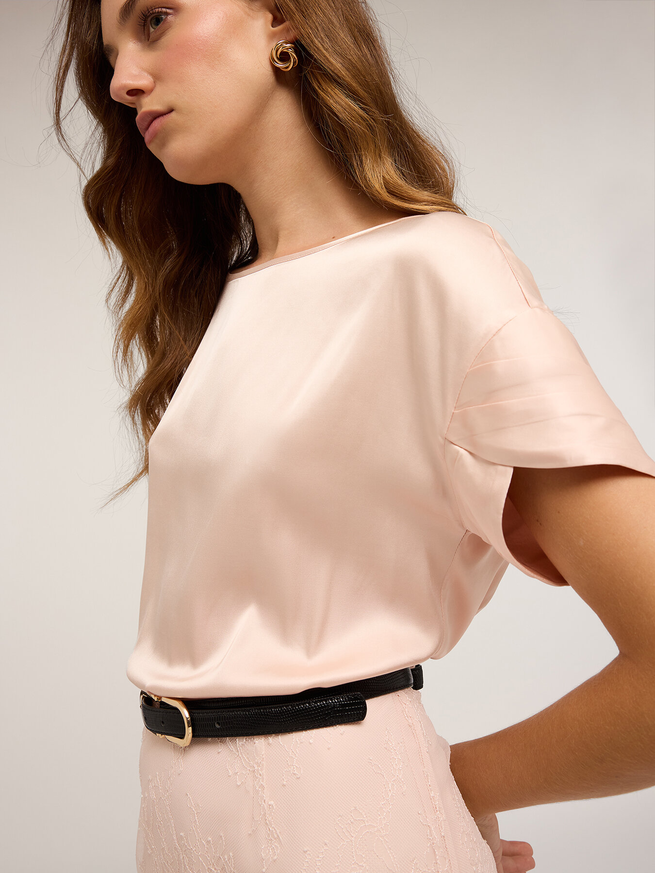 Blusa con maniche a petalo image number 0
