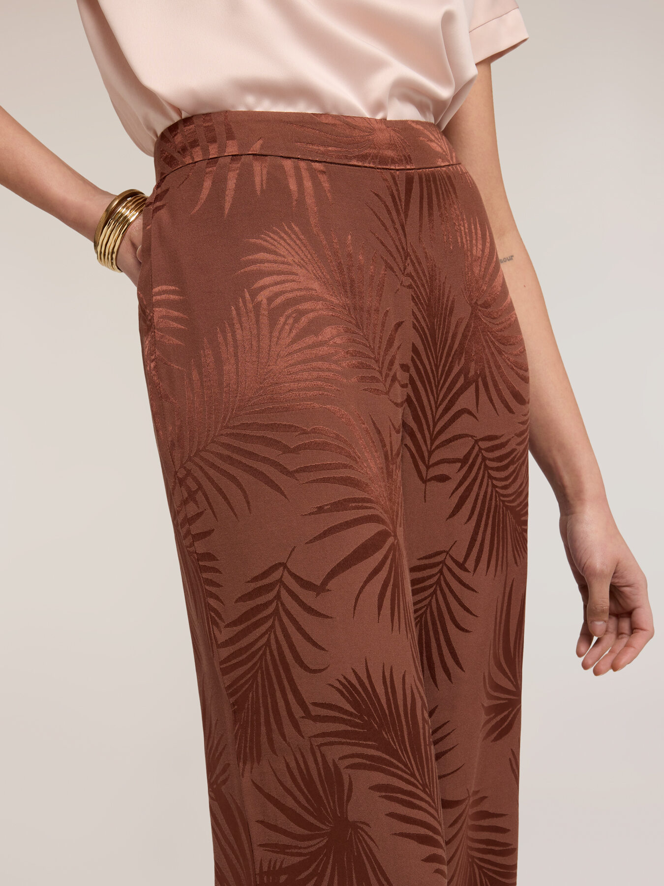 Pantaloni palazzo din satin jacquard image number 3