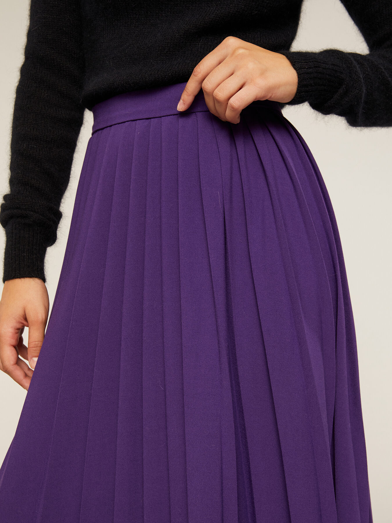 Falda midi con pliegues image number 3