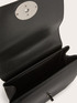 Mittelgro&szlig;e Tasche aus beschichtetem Stoff und Lack image number 4