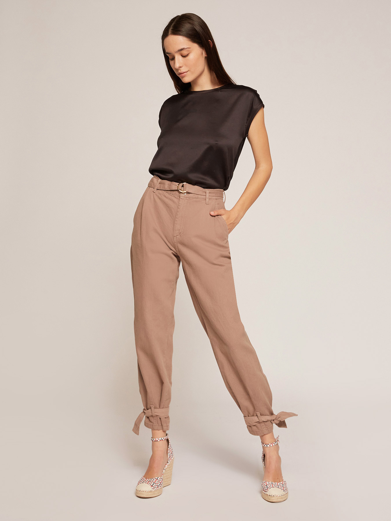Trousers with strings at the hem image number 0