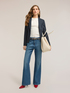Flared Jeans mit Taschen image number 0