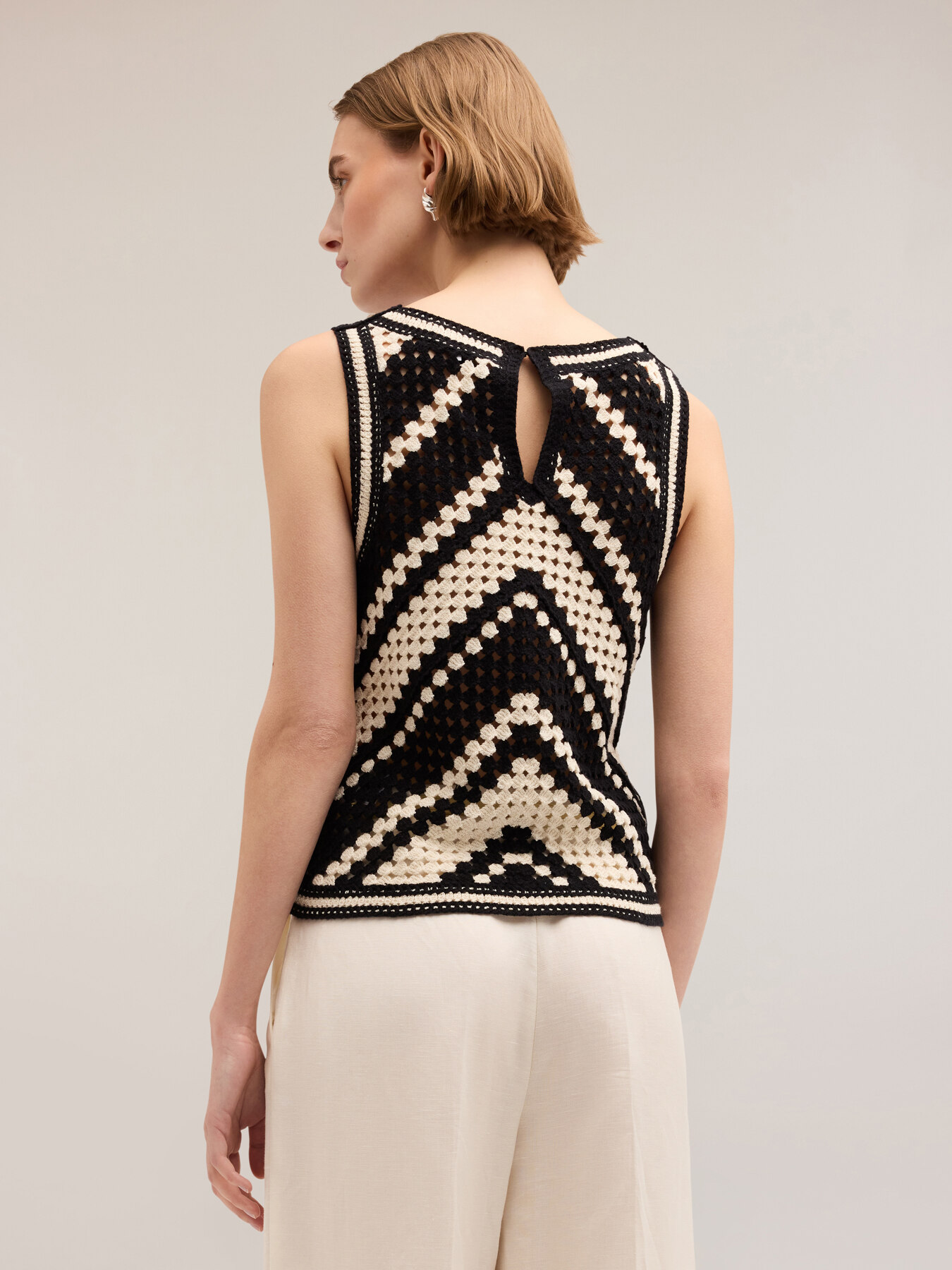 Top in maglia crochet image number 1