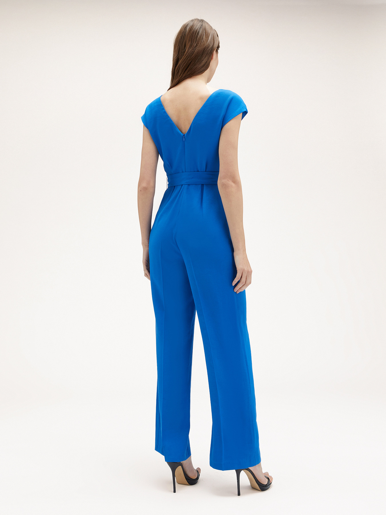Flowing long jumpsuit with belt image number 1