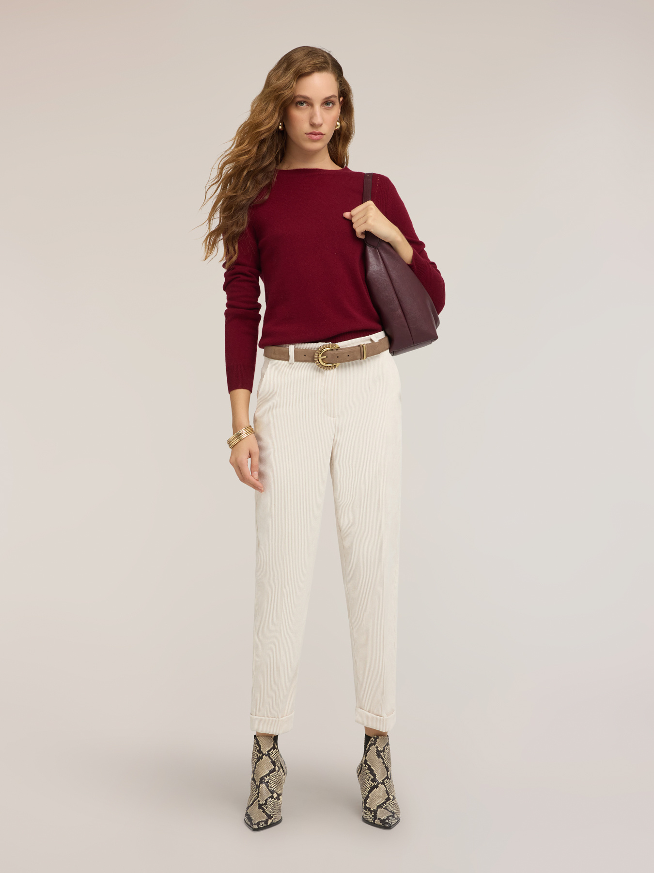 Heavy cashmere crew neck sweater image number 2