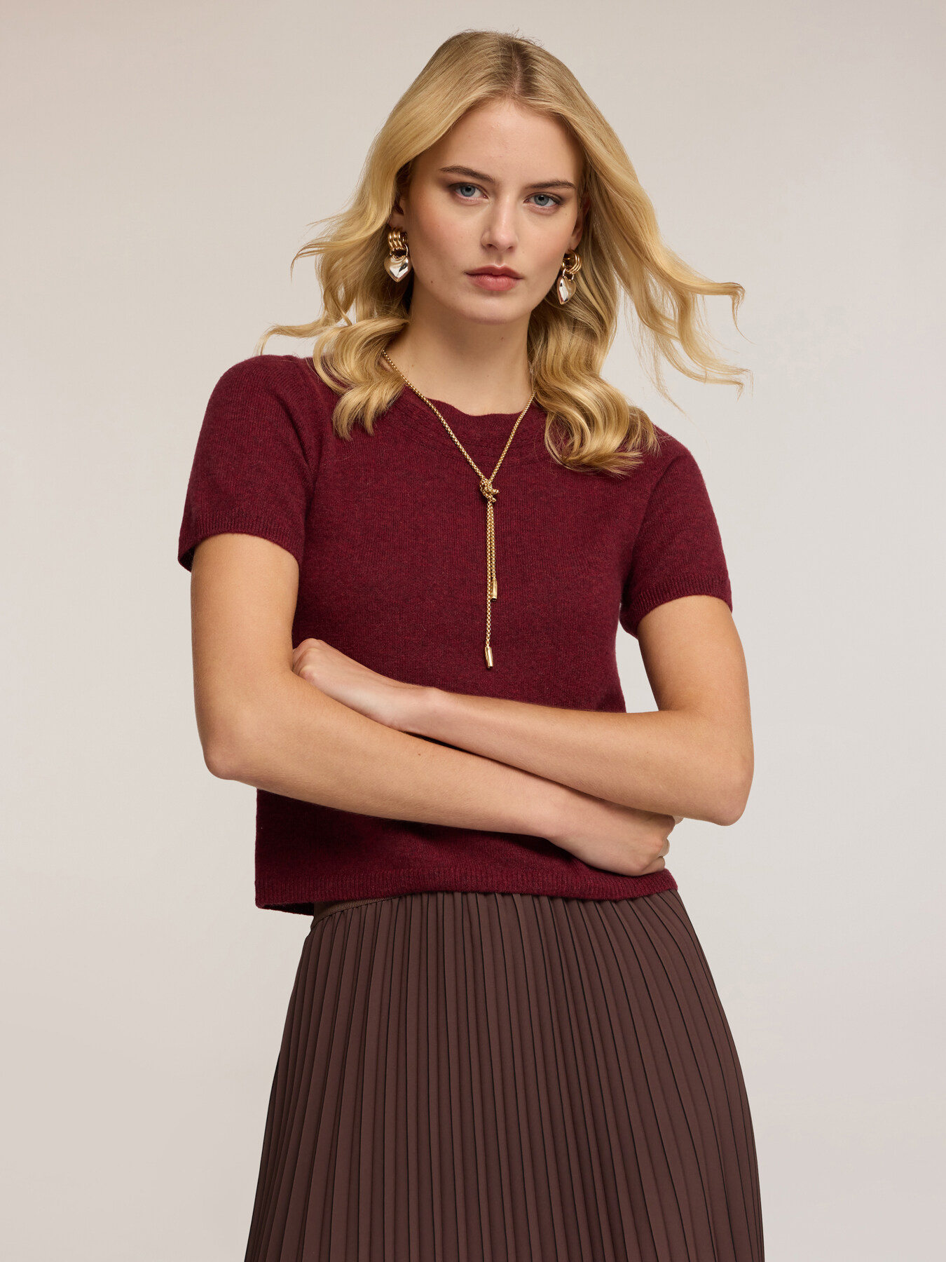 Short-sleeve cashmere sweater image number 2