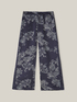Pantaloni largi cu imprimeu foulard image number 3