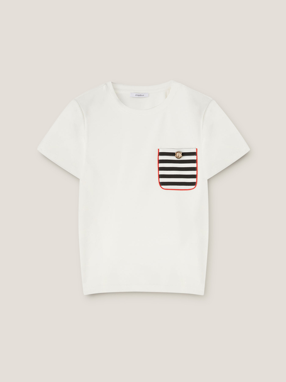 Boxy T-shirt with striped pocket