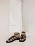 Flache Sandalen mit Steinen image number 0
