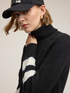 Maglia dolcevita a trecce in misto lana image number 3