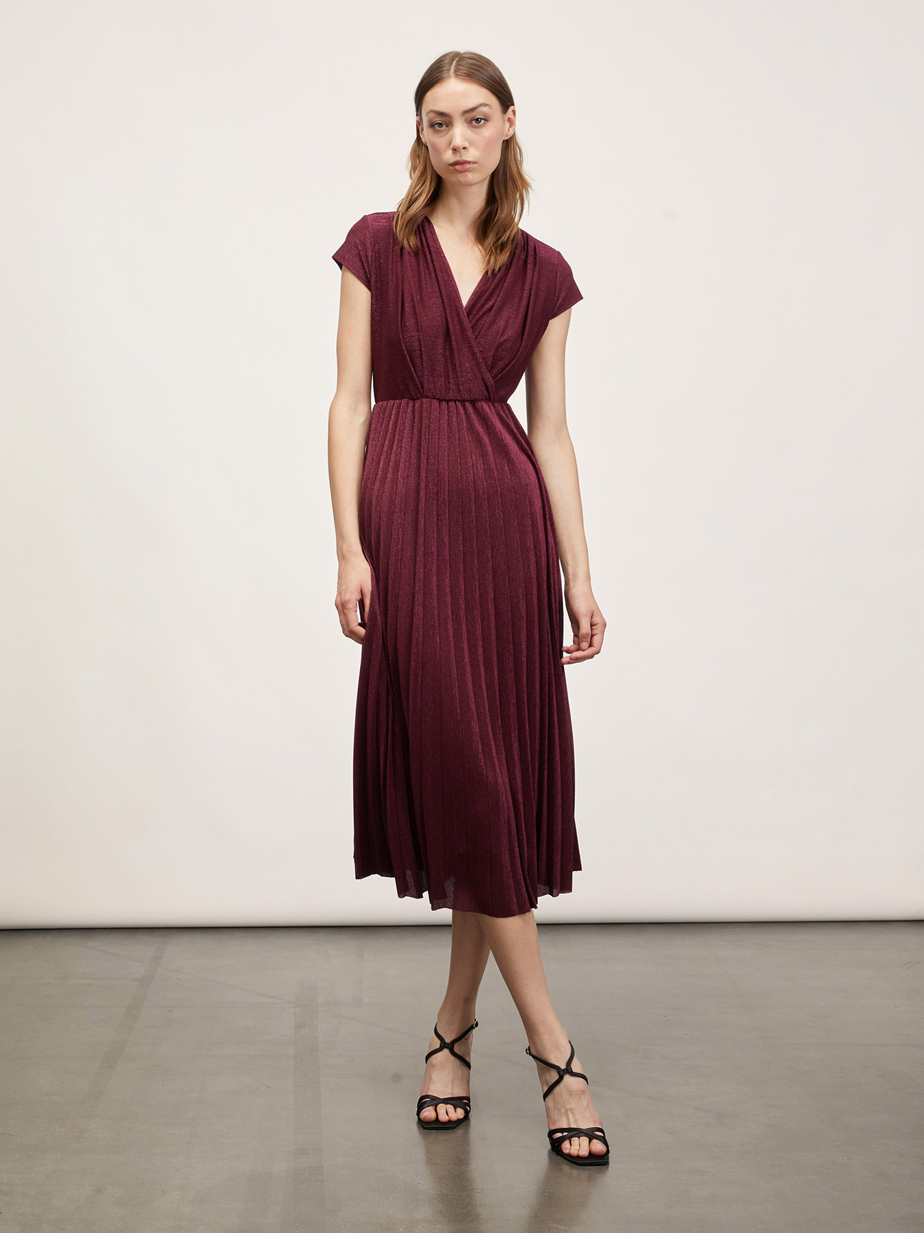 Robe mi-longue lurex avec jupe plissée image number 3