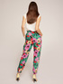 Pantalon jogger fluide motif à fleurs image number 1
