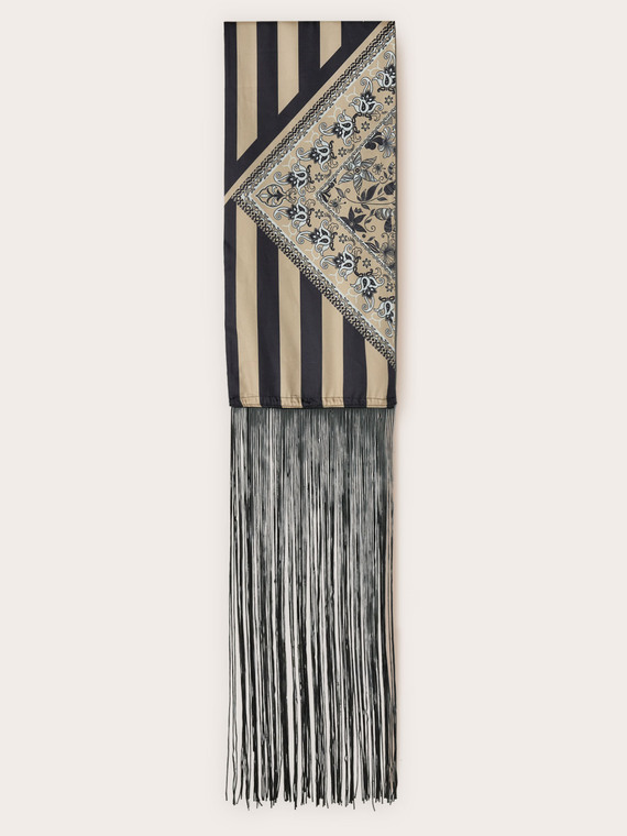 &Eacute;charpe longue &agrave; franges