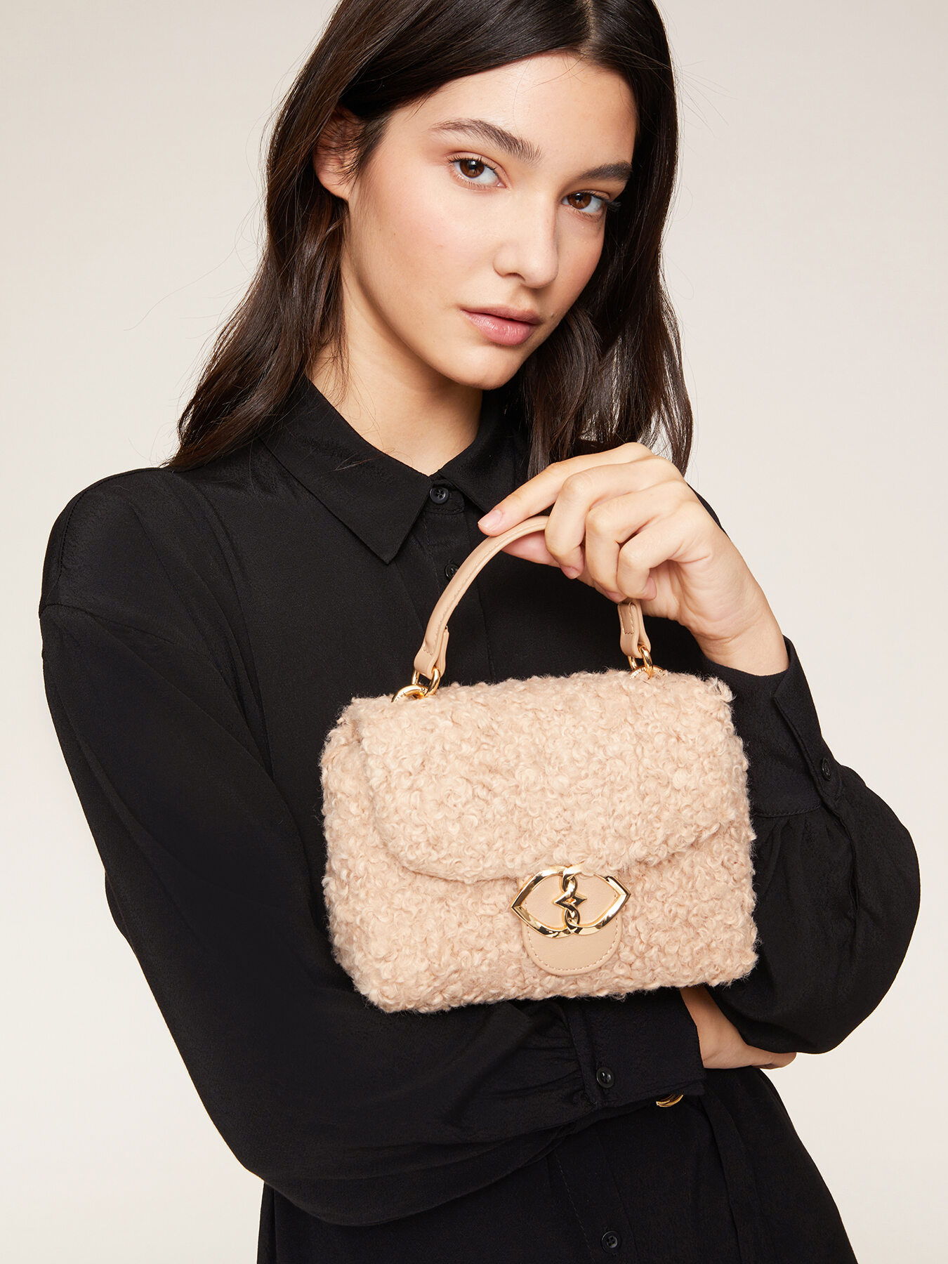 Mini Girly soft efecto pelo sint&eacute;tico image number 3