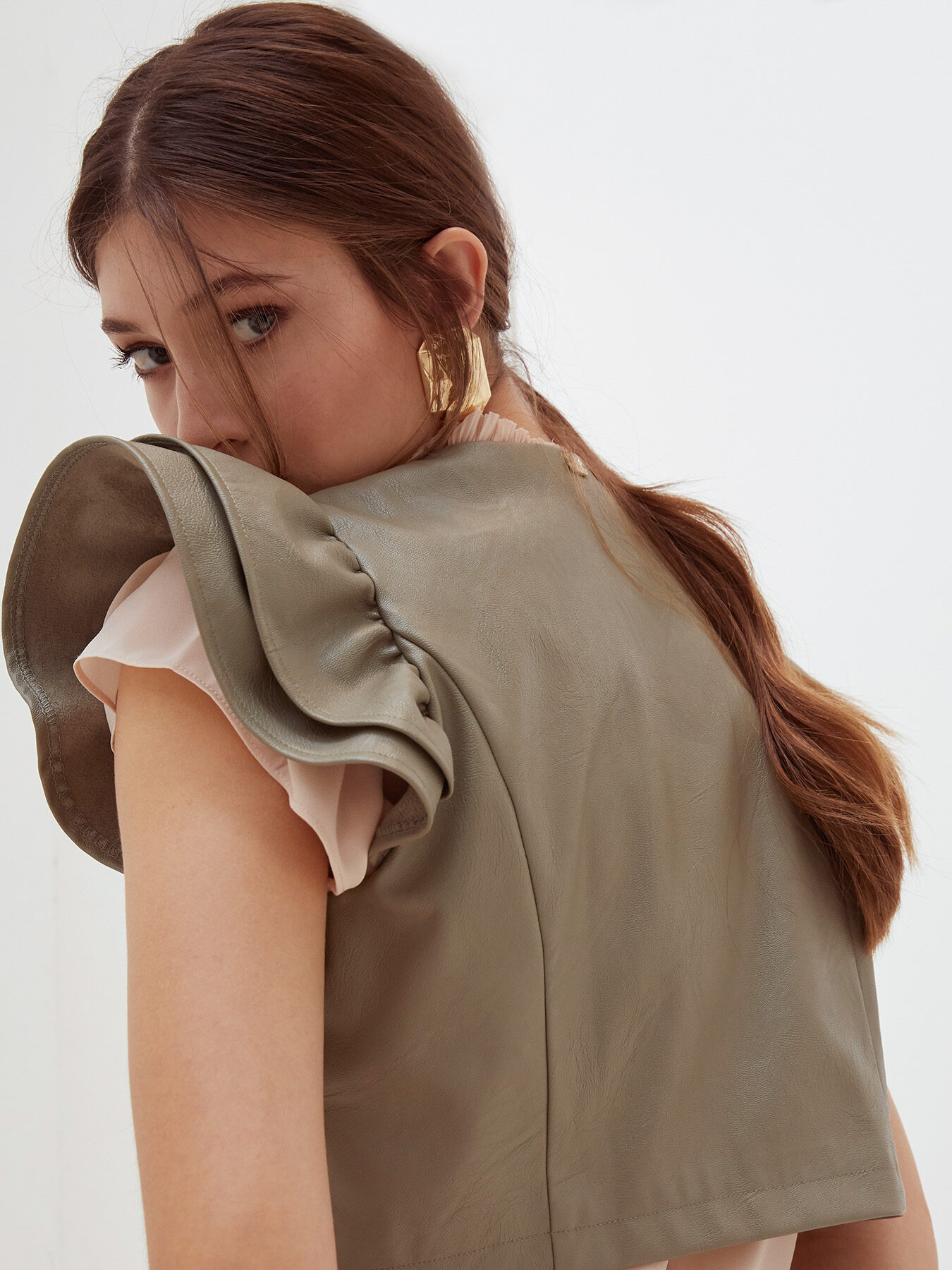 Cazadora de piel sint&eacute;tica con mangas de alas image number 0