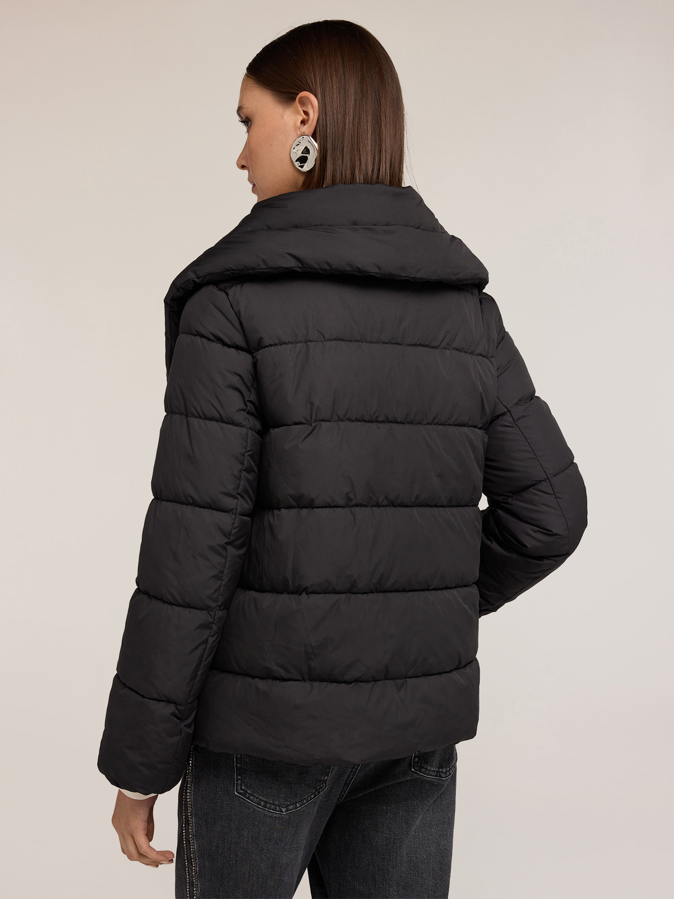 Heavy down jacket with high collar image number 1