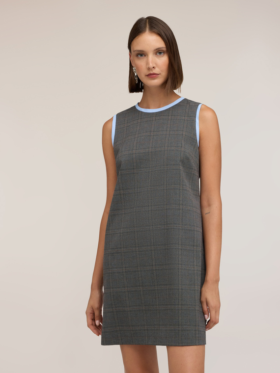 Kariertes Musterkleid mit Kontrastborte