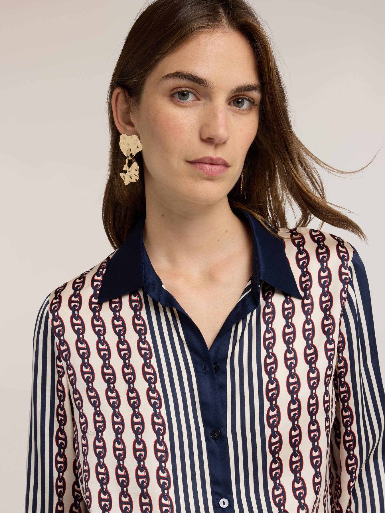 Camicia in raso con stampa image number 3