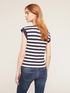 T-shirt navy a righe con motivo bottoni image number 1