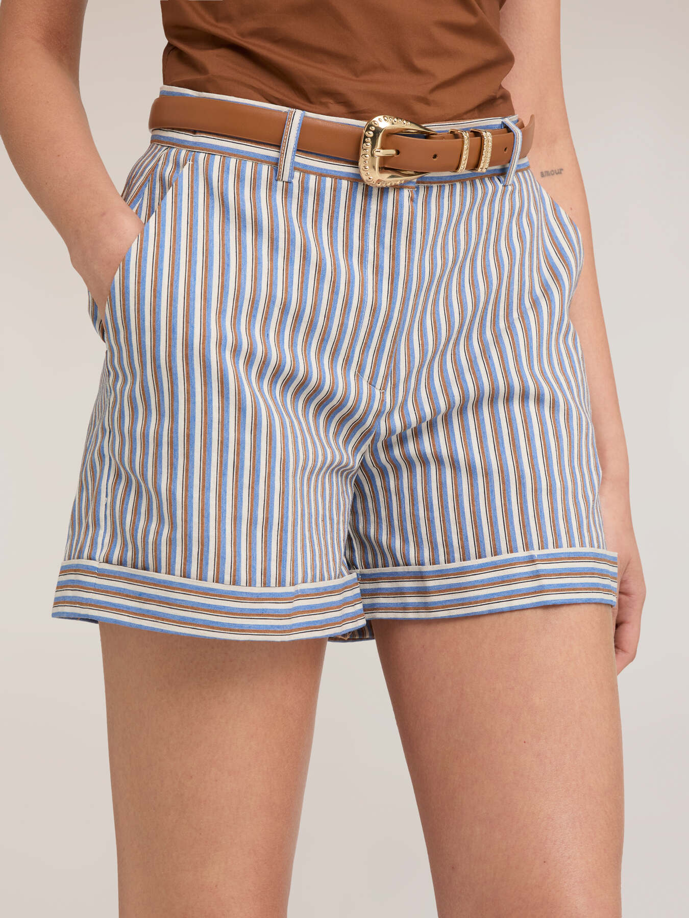 Short &agrave; rayures en m&eacute;lange de coton image number 2